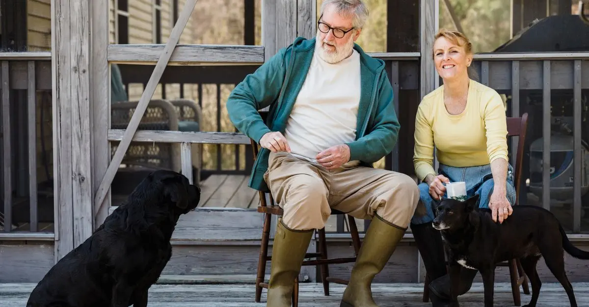 Les cadeaux parfaits pour les seniors amoureux des animaux